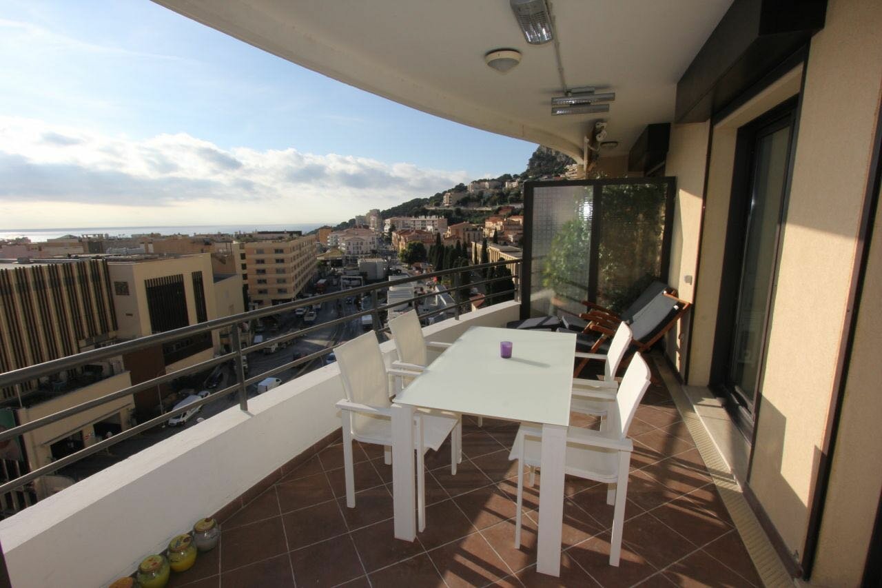 APARTMENT MILLENIUM : 2/9