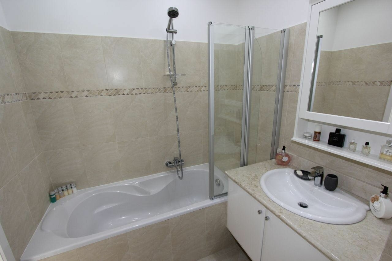 APARTMENT MILLENIUM : 8/9