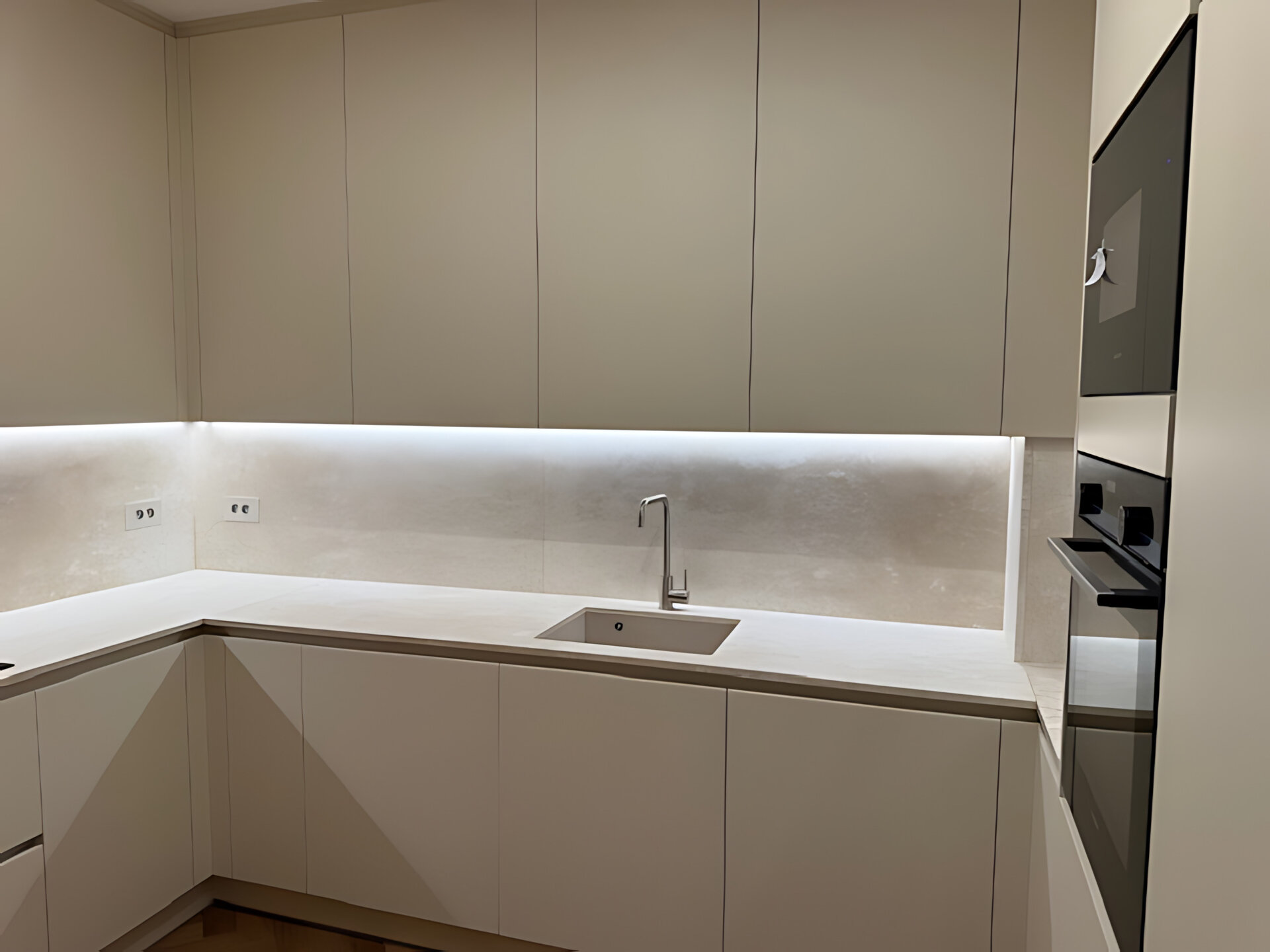 APPARTEMENT SUFFREN : 6/14