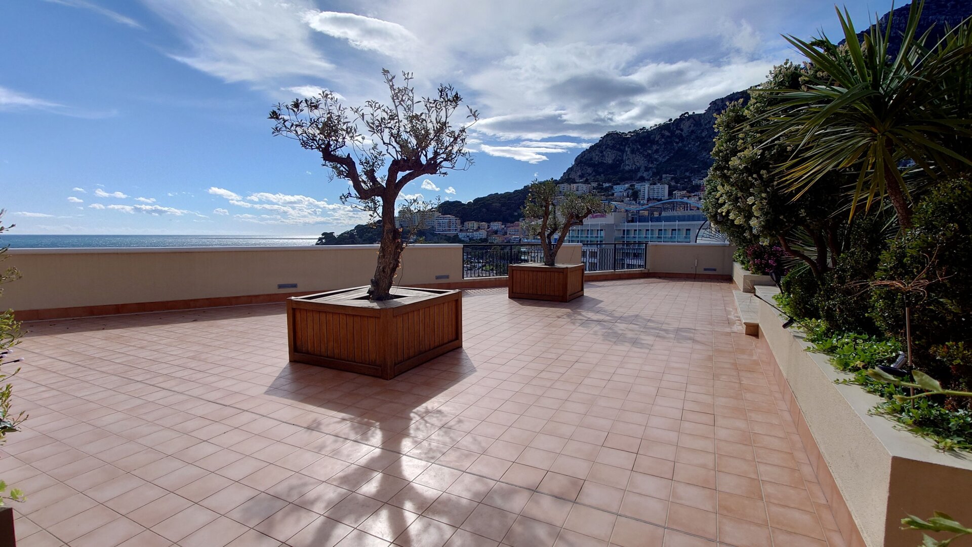 MEMMO CENTER - APPARTEMENT D'EXCEPTION : 2/13